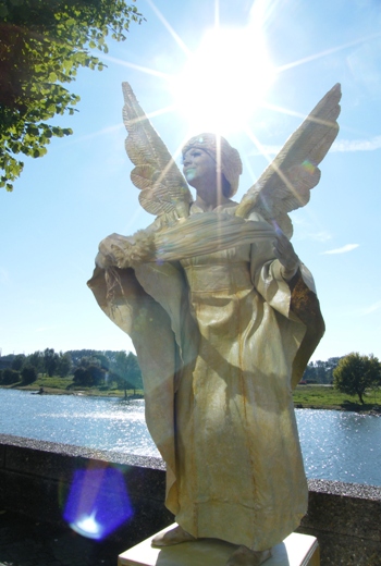 Engel der Sereniteit Living statue kerst
